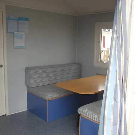 Parque De Campismo Orbitur Foz De Arelho. 캠프장 포즈도아렐로