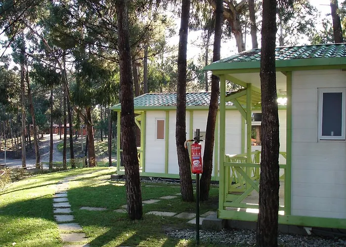 Parque De Campismo Orbitur Foz De Arelho. 营地 *